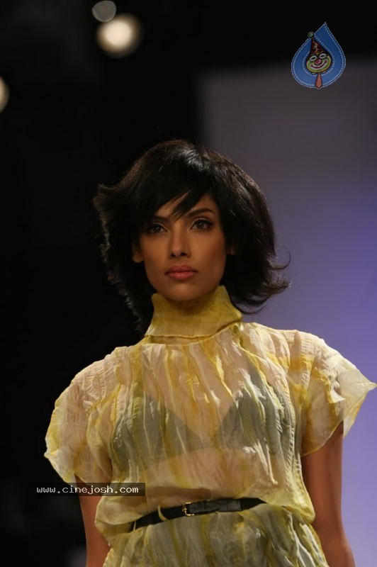 LFW Day 2 All Fashion Shows - 55 / 79 photos