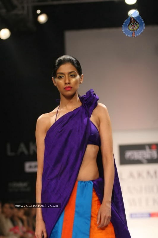 LFW Day 2 All Fashion Shows - 59 / 79 photos