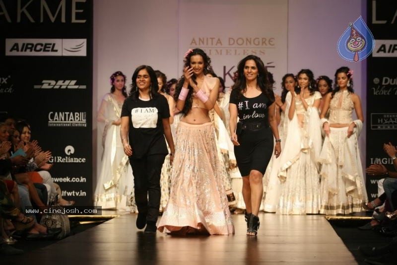 LFW Day 3 All Fashion Shows - 69 / 96 photos