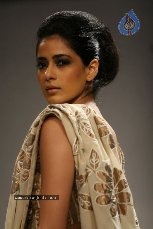 LFW Day 3 All Fashion Shows - 71 / 96 photos