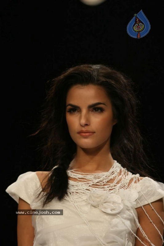 LFW Day 3 All Fashion Shows - 92 / 96 photos