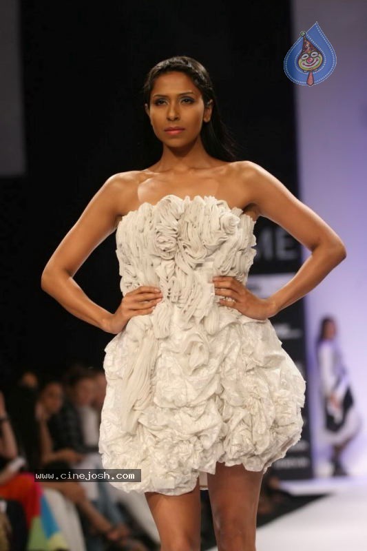 LFW Day 4 All Fashion Shows - 65 / 107 photos