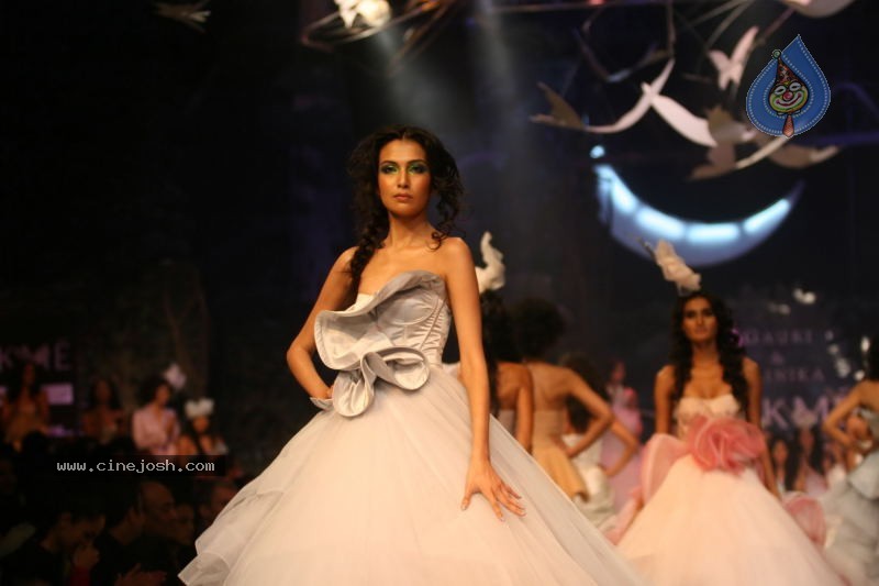 LFW Grand Finale Fashion Show - 52 / 117 photos