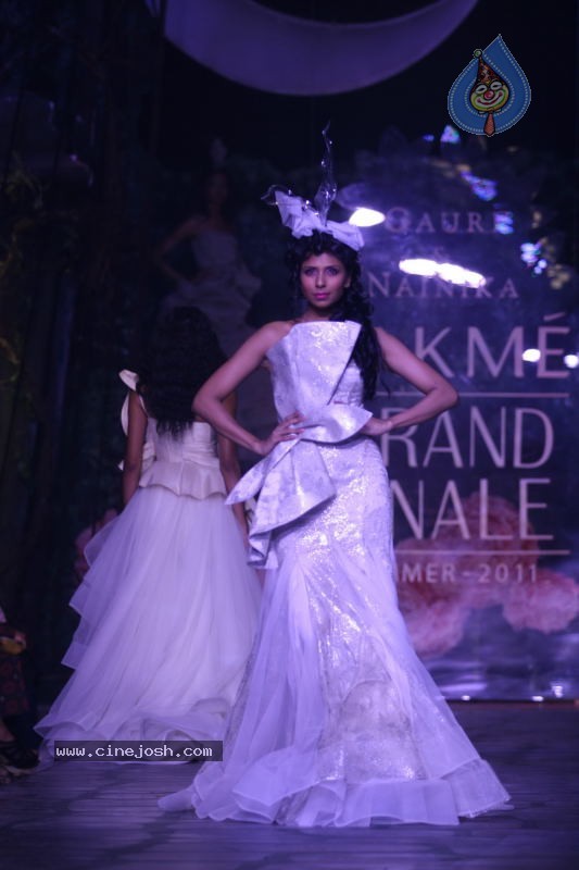 LFW Grand Finale Fashion Show - 73 / 117 photos