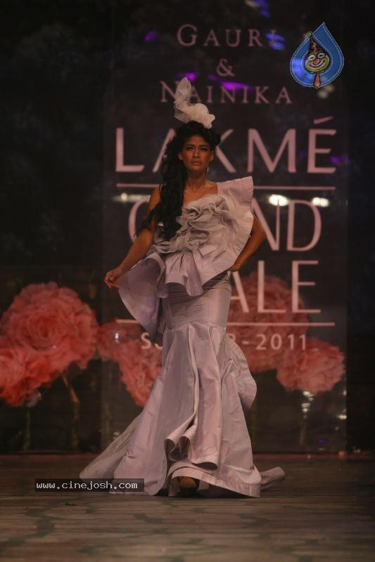 LFW Grand Finale Fashion Show - 87 / 117 photos