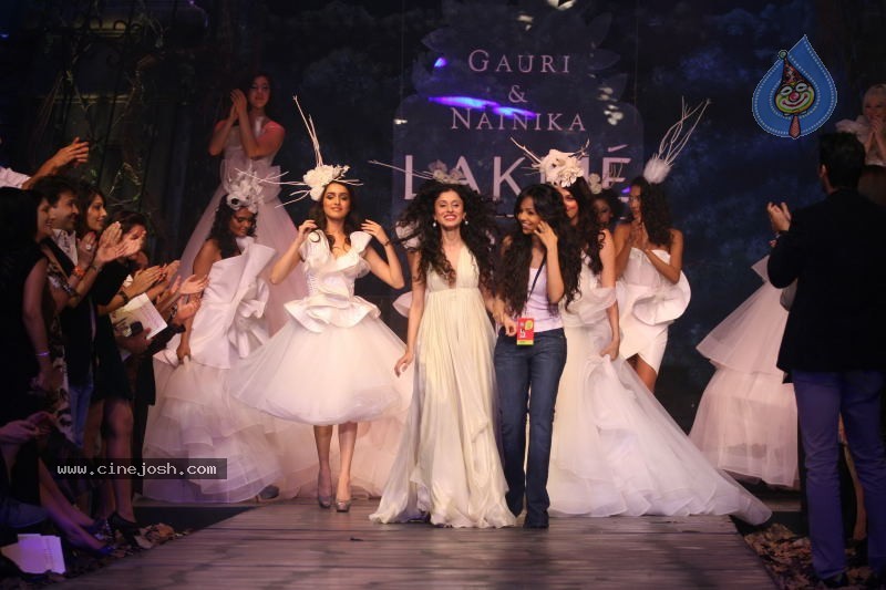 LFW Grand Finale Fashion Show - 91 / 117 photos