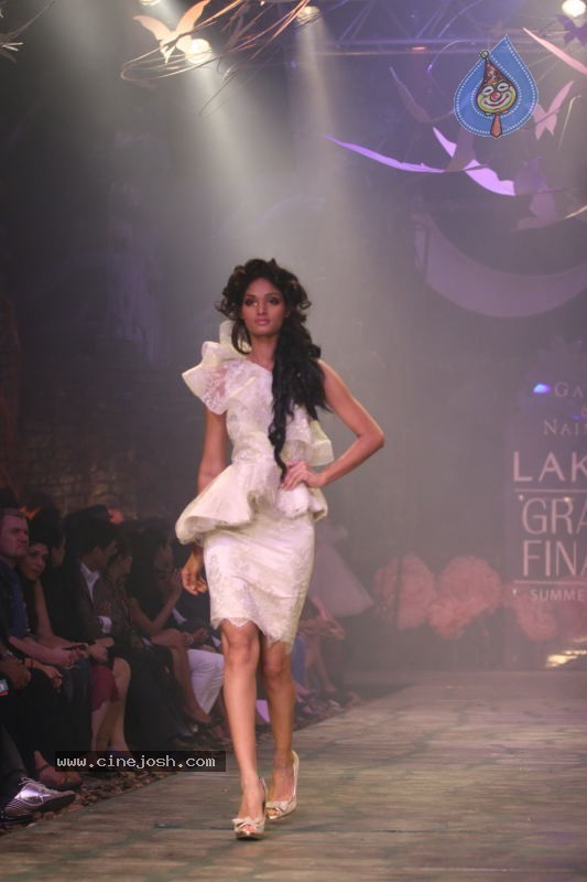 LFW Grand Finale Fashion Show - 103 / 117 photos