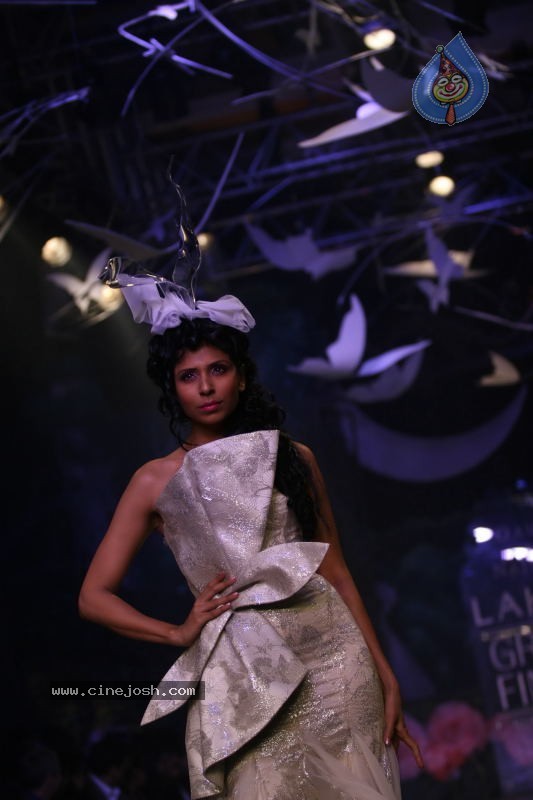 LFW Grand Finale Fashion Show - 117 / 117 photos