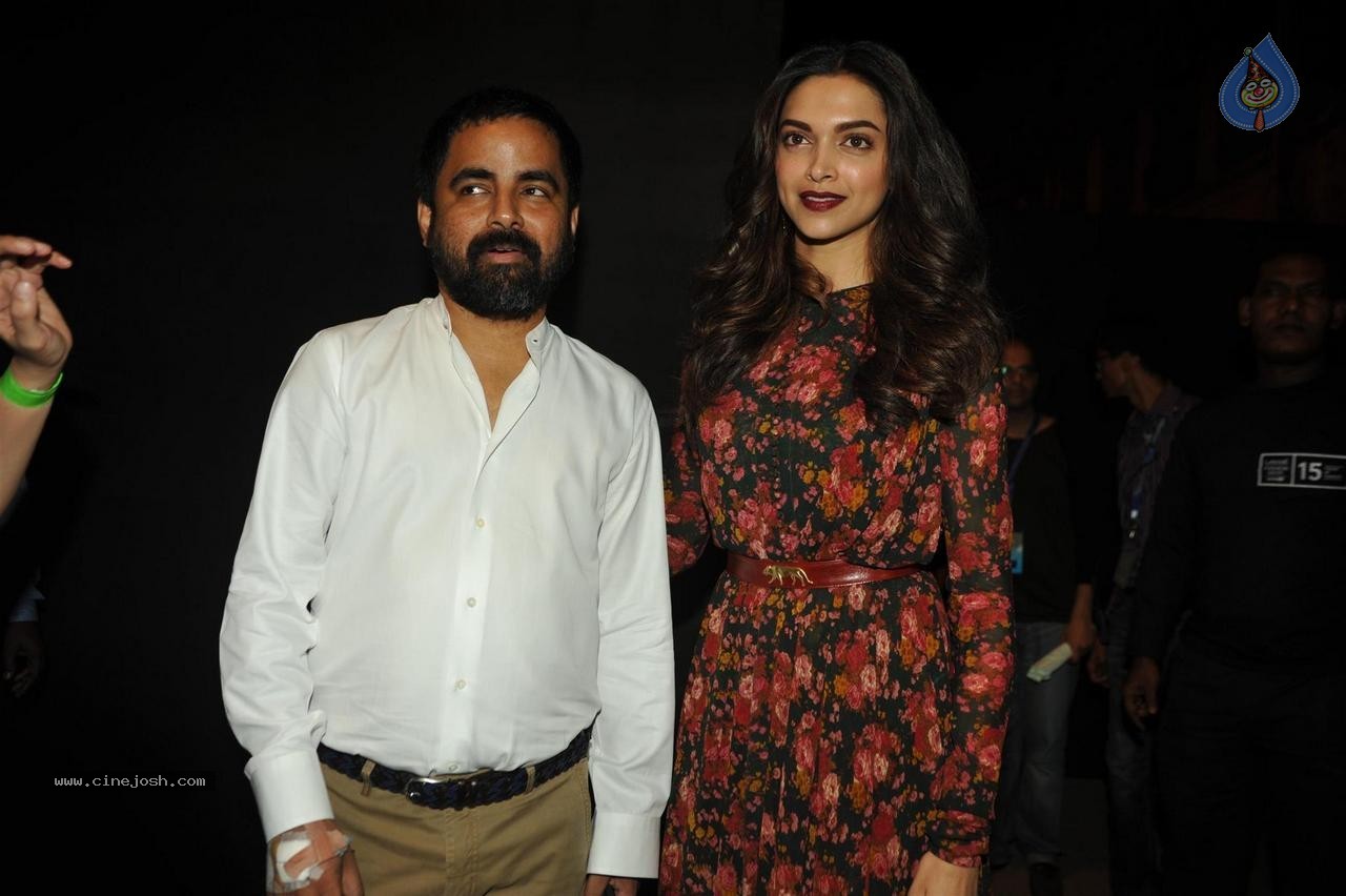 LFW Summer Resort 2015 Fashion Show - 21 / 93 photos