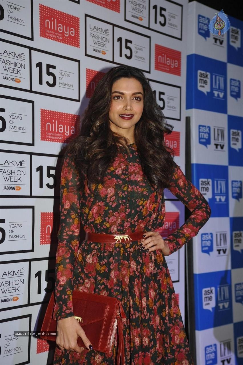 LFW Summer Resort 2015 Fashion Show - 50 / 93 photos