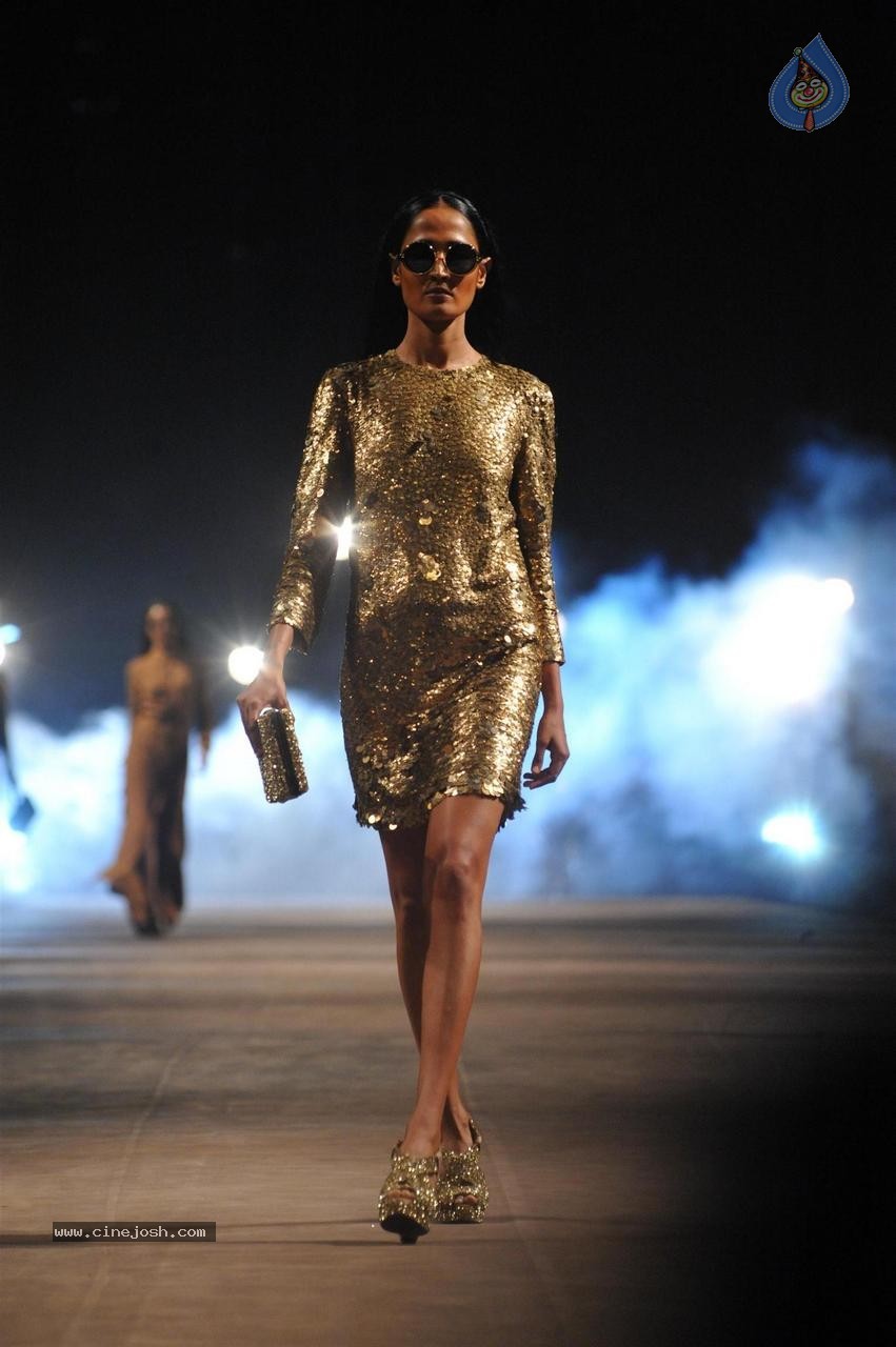 LFW Summer Resort 2015 Fashion Show - 51 / 93 photos