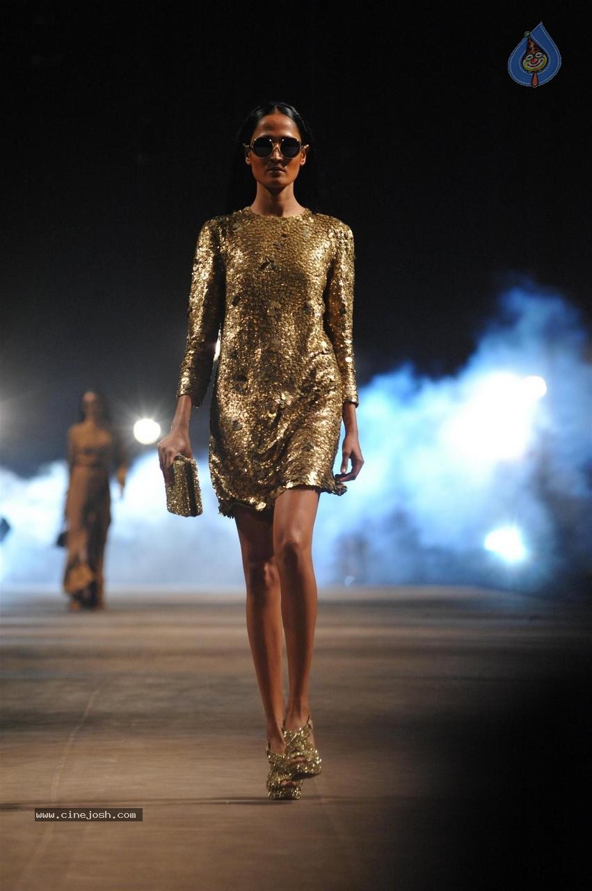 LFW Summer Resort 2015 Fashion Show - 55 / 93 photos