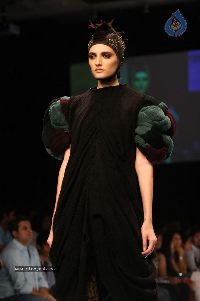 LFW Winter Festive 2011 All Shows - 23 / 34 photos