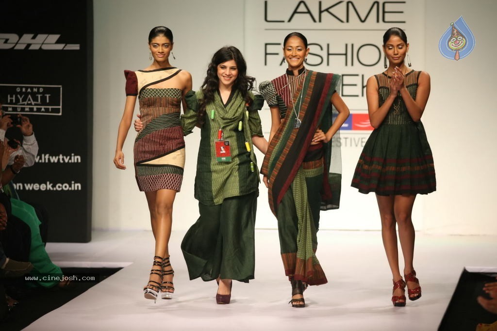 LFW Winter Festive 2011 All Shows - 27 / 34 photos