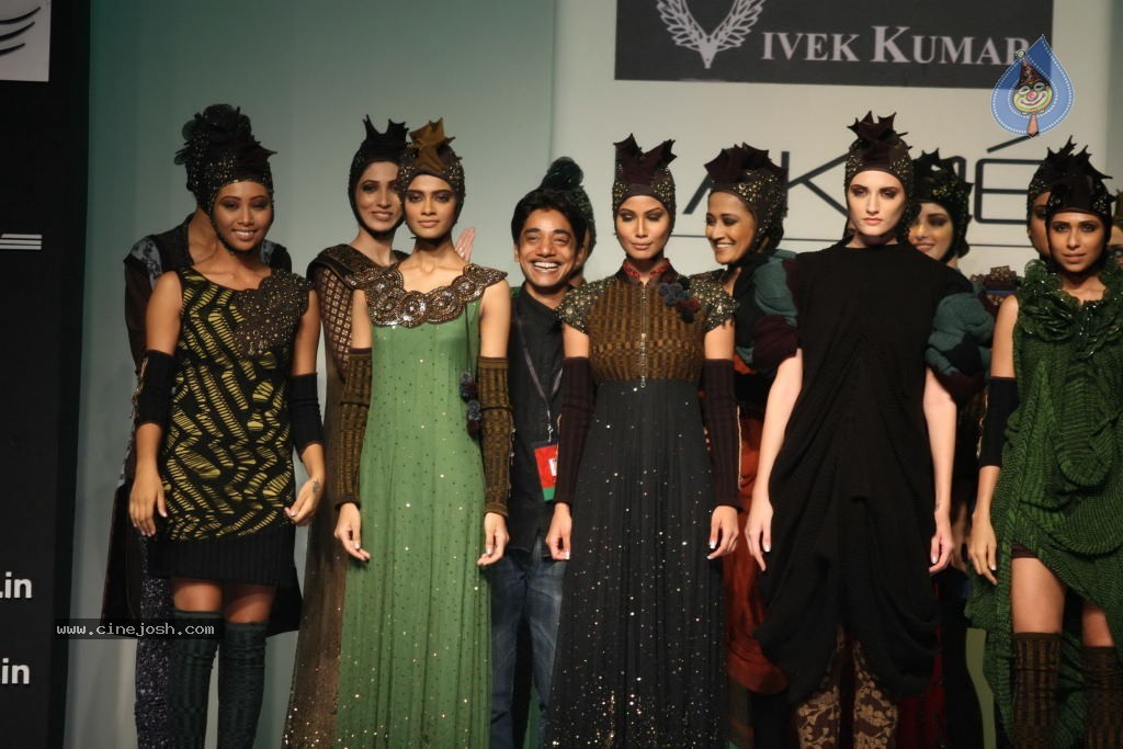 LFW Winter Festive 2011 All Shows - 30 / 34 photos