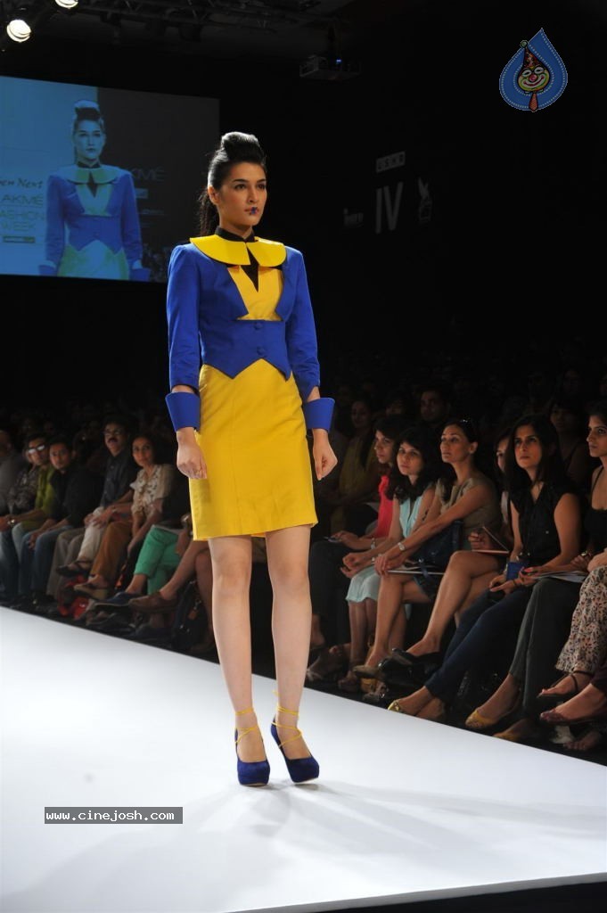 LFW Winter Festive 2012 Fashion Show - 71 / 123 photos