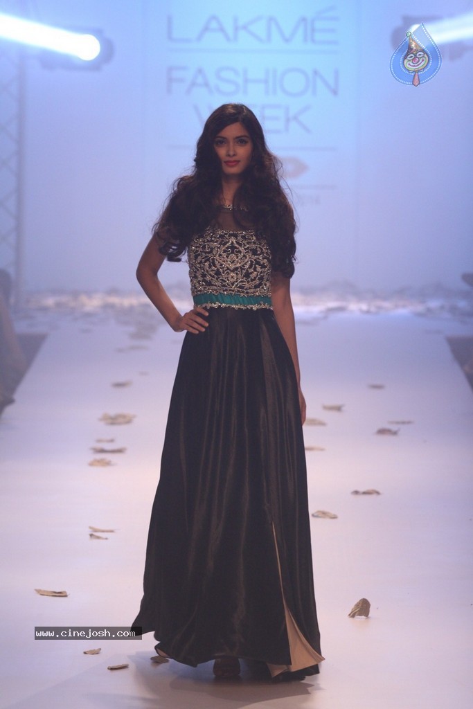 LFW Winter Festive 2014 Day 3 - 49 / 110 photos