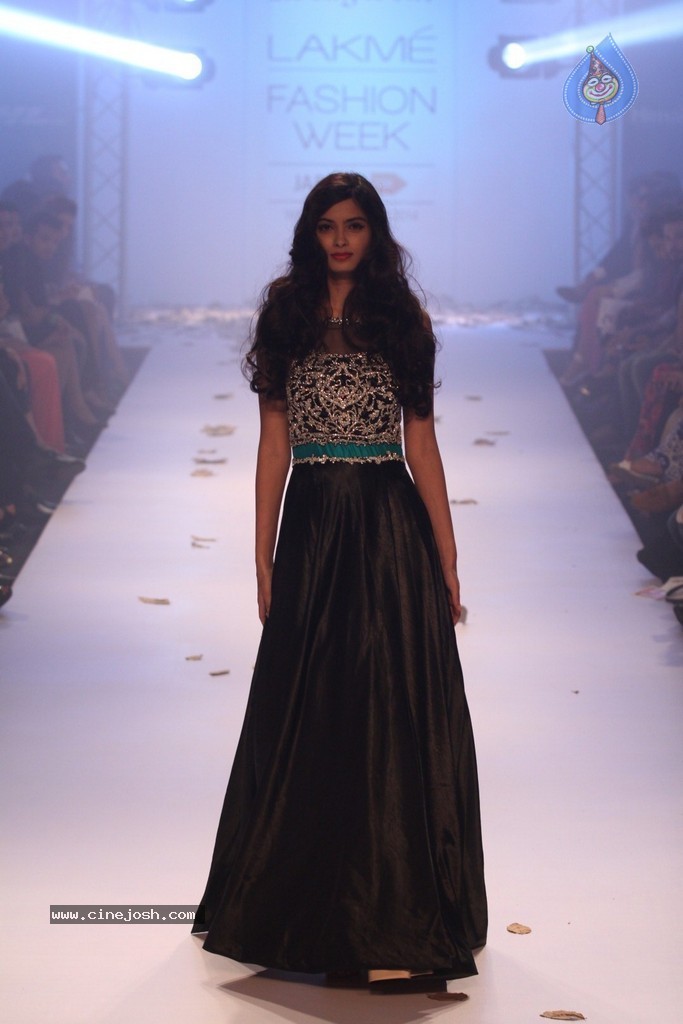 LFW Winter Festive 2014 Day 3 - 55 / 110 photos