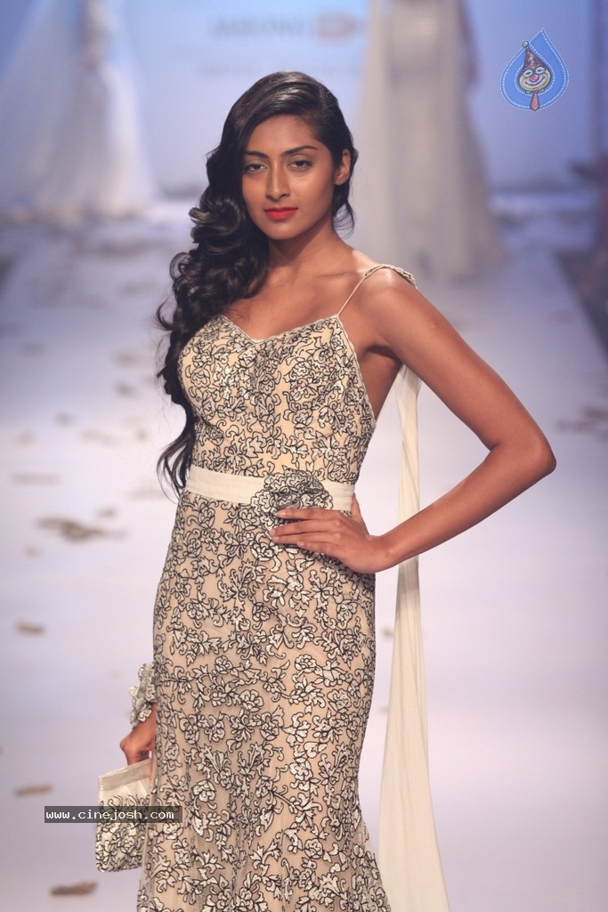 LFW Winter Festive 2014 Day 3 - 64 / 110 photos