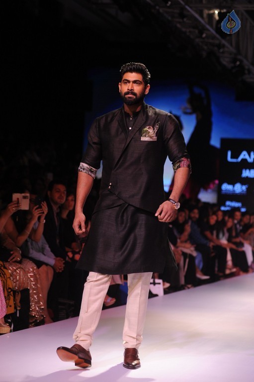 LFW Winter Festive 2015 Fashion Show 1 - 16 / 52 photos