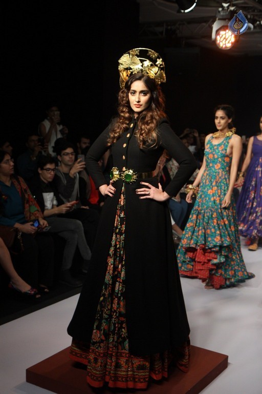 LFW Winter Festive 2015 Fashion Show 1 - 40 / 52 photos