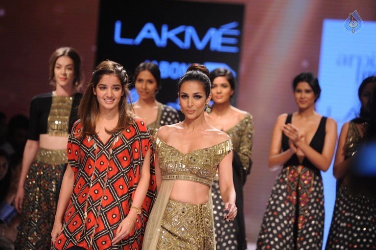 LFW Winter Festive 2015 Fashion Show 1 - 43 / 52 photos