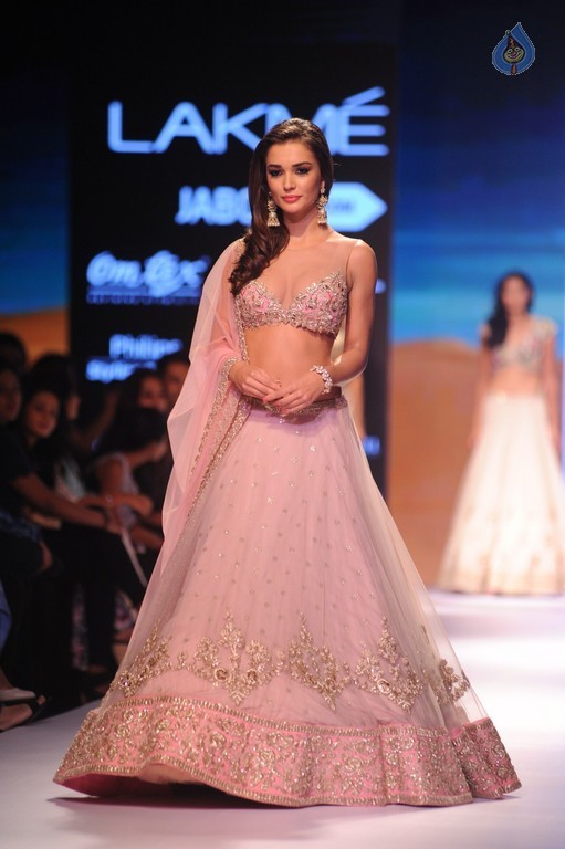 LFW Winter Festive 2015 Fashion Show 1 - 49 / 52 photos