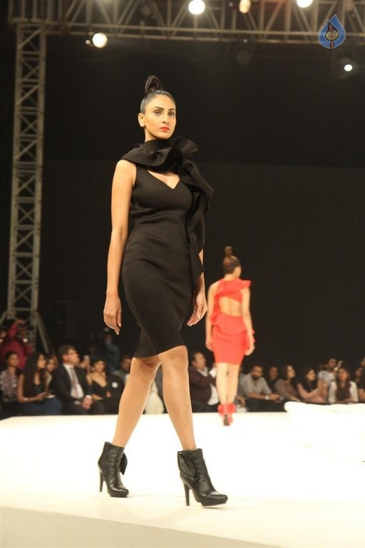 LFW Winter Festive 2015 Grand Finale - 19 / 42 photos