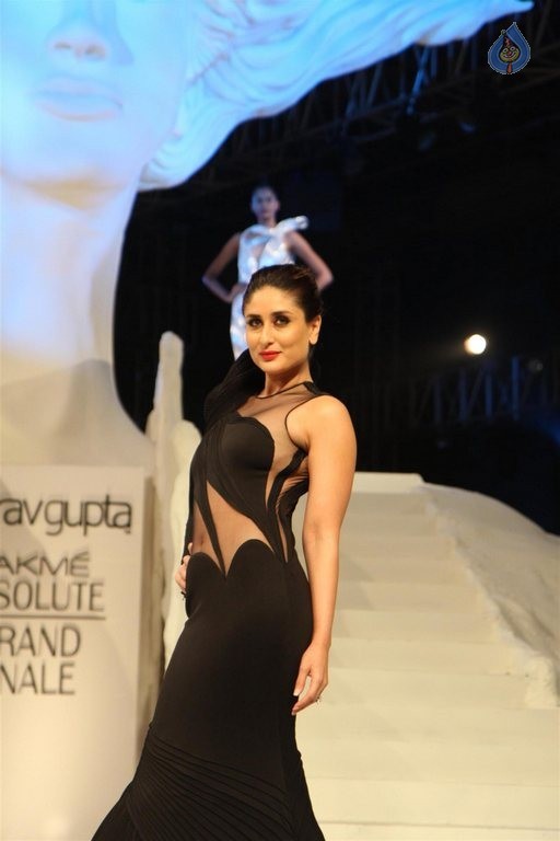 LFW Winter Festive 2015 Grand Finale - 26 / 42 photos