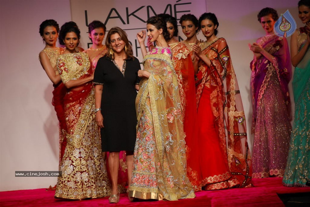 LFW Winter Festive Day 4 Shows - 26 / 109 photos