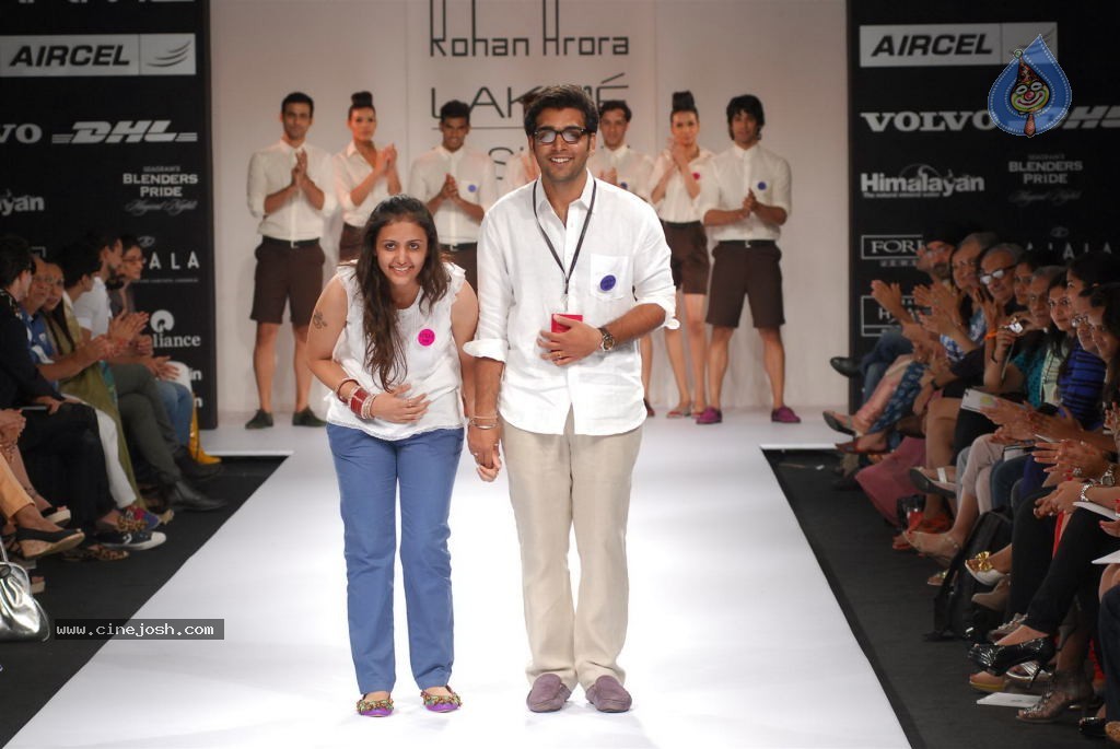 LFW Winter Festive Day 4 Shows - 30 / 109 photos