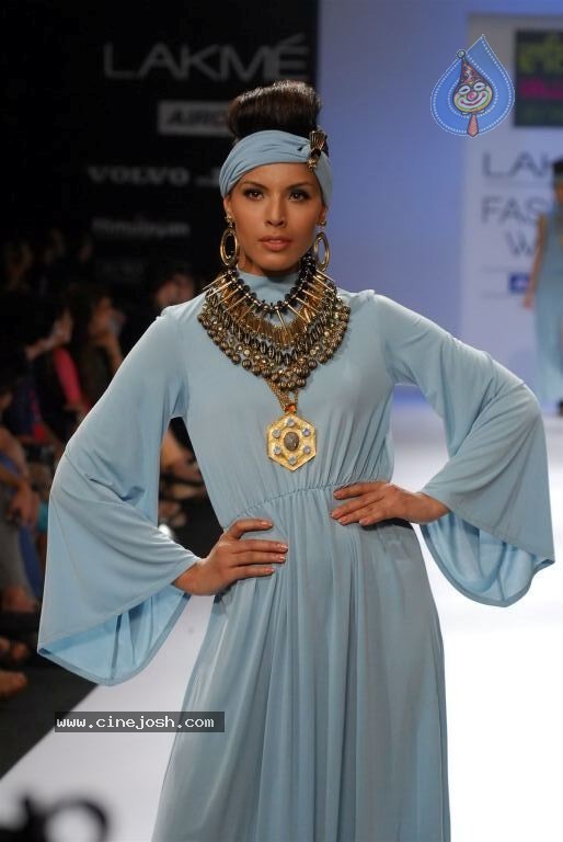 LFW Winter Festive Day 4 Shows - 31 / 109 photos