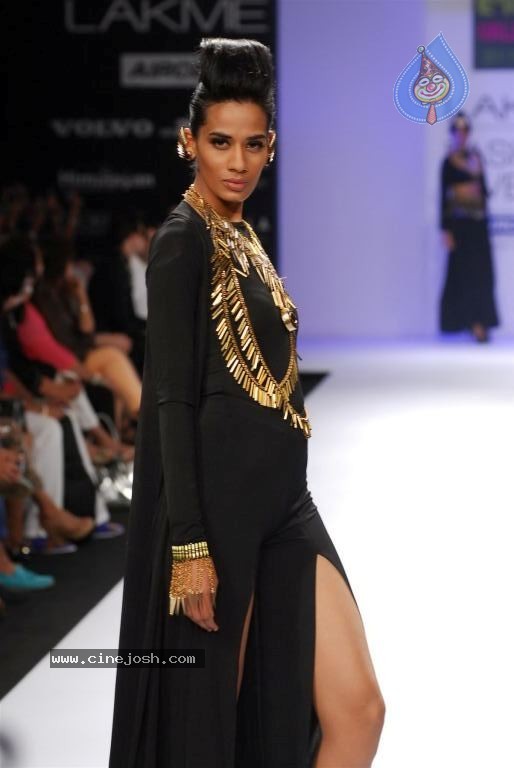 LFW Winter Festive Day 4 Shows - 39 / 109 photos