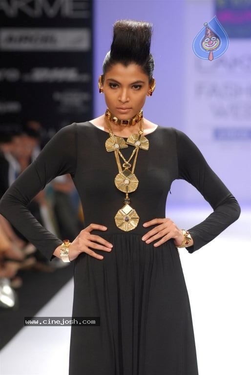 LFW Winter Festive Day 4 Shows - 89 / 109 photos