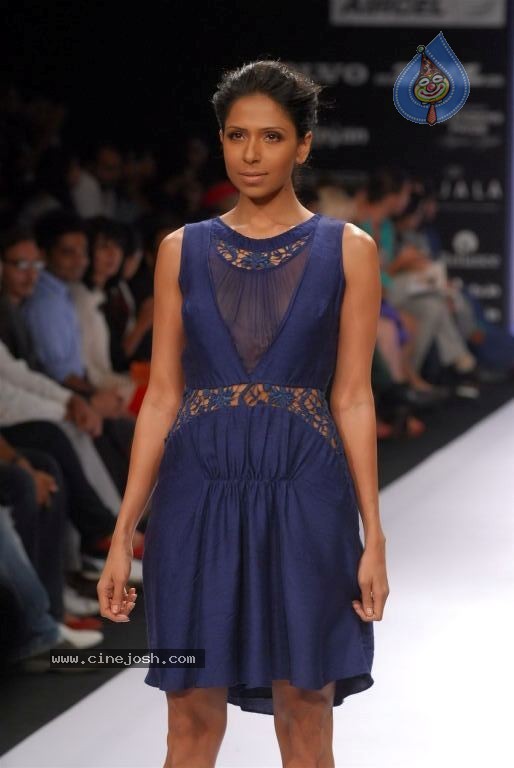 LFW Winter Festive Day 5 All Shows - 14 / 152 photos