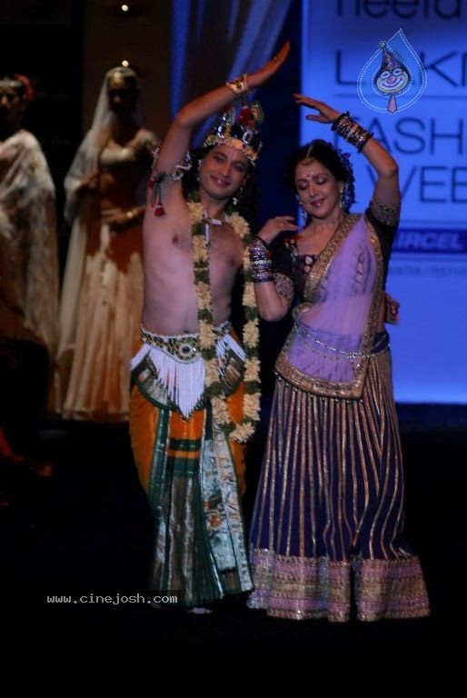 LFW Winter Festive Day 5 All Shows - 20 / 152 photos