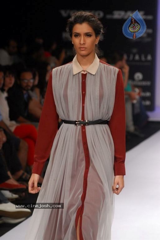 LFW Winter Festive Day 5 All Shows - 39 / 152 photos