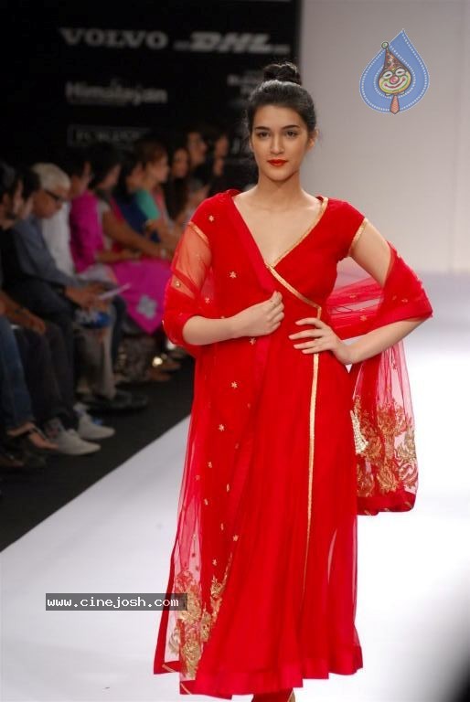 LFW Winter Festive Day 5 All Shows - 49 / 152 photos