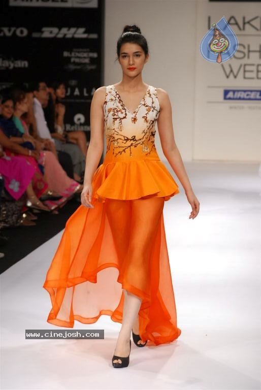 LFW Winter Festive Day 5 All Shows - 50 / 152 photos