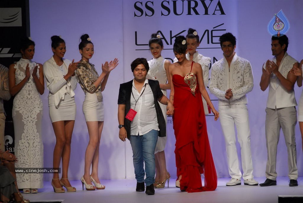 LFW Winter Festive Day 5 All Shows - 130 / 152 photos