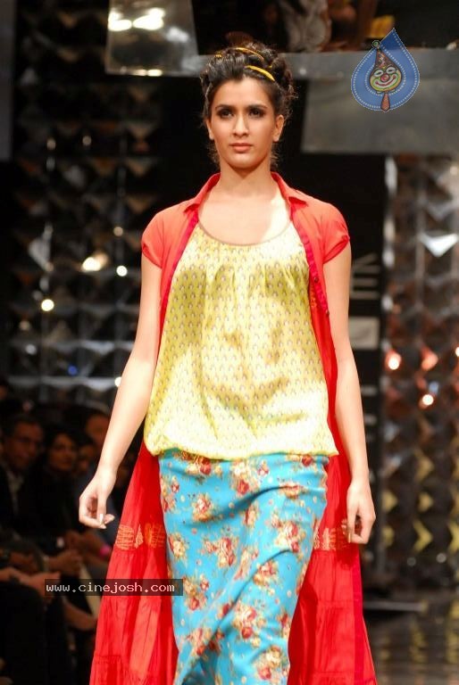 LFW Winter Festive Fashion Show - 30 / 152 photos