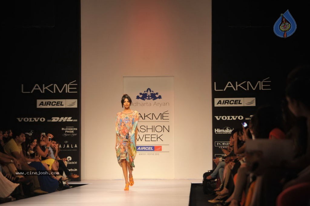 LFW Winter Festive Fashion Show - 73 / 152 photos