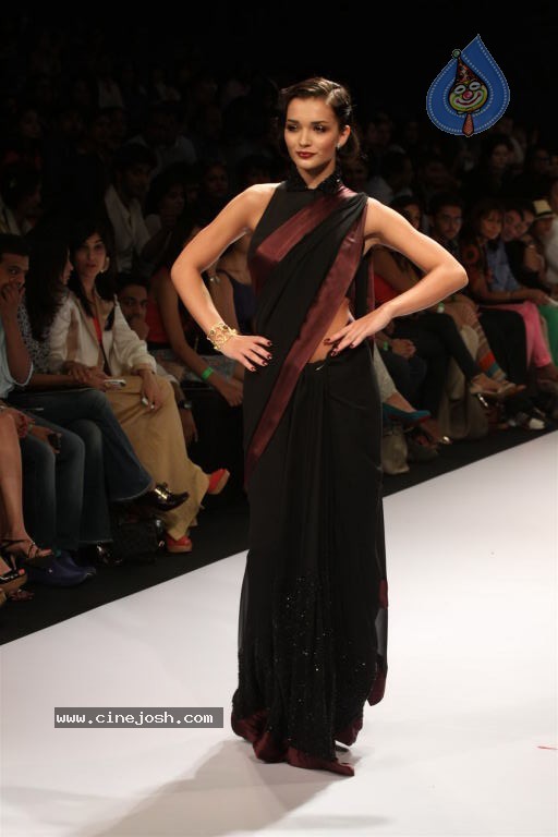 LFW Winter Festive Fashion Show - 101 / 152 photos