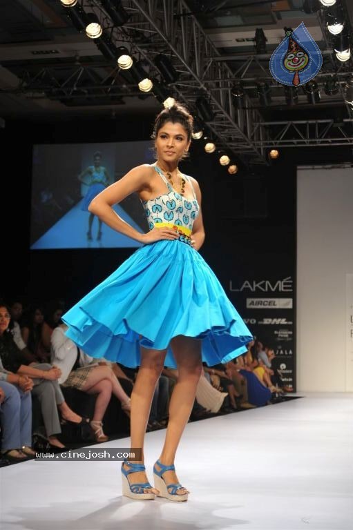 LFW Winter Festive Fashion Show - 136 / 152 photos