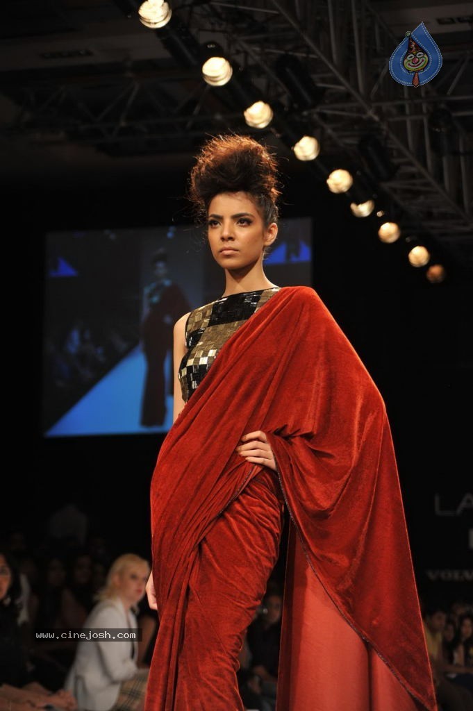 LFW Winter Festive Fashion Show - 145 / 152 photos