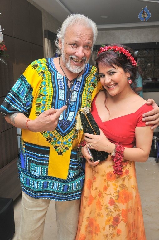 Liza Malik Birthday Bash - 4 / 16 photos