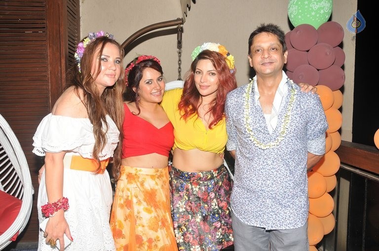 Liza Malik Birthday Bash - 5 / 16 photos