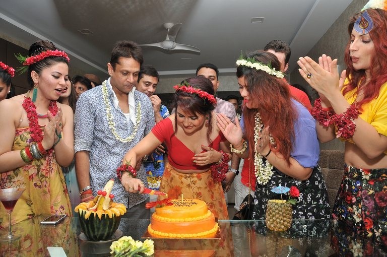 Liza Malik Birthday Bash - 6 / 16 photos