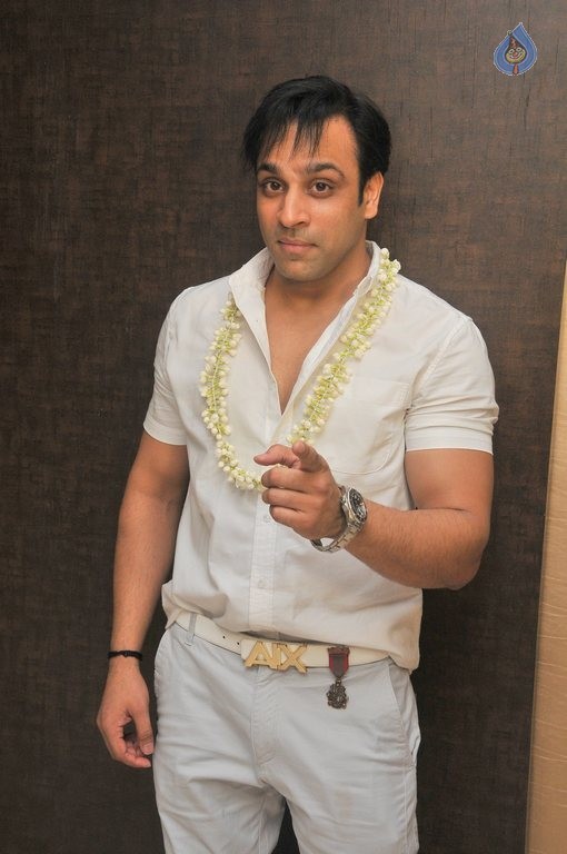 Liza Malik Birthday Bash - 11 / 16 photos