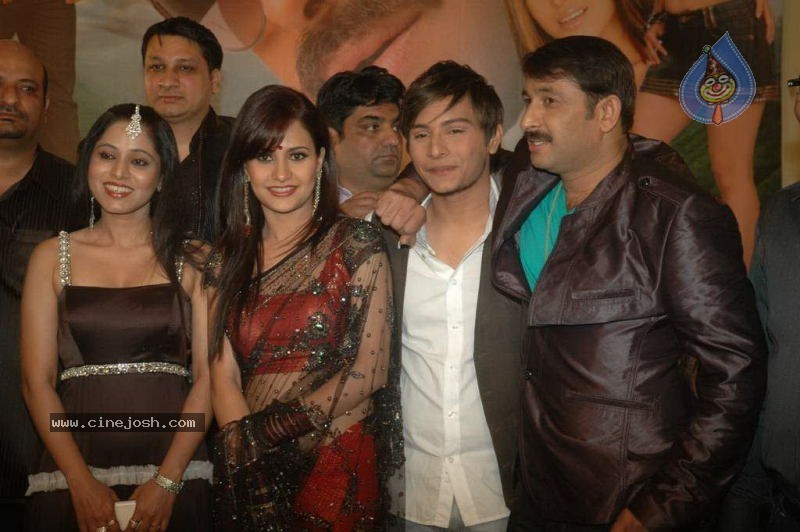 Liza Mallik Big Bhojpuri Debut with Manoj Tiwari - 64 / 88 photos